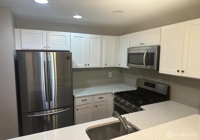 4th image of 1027 Edpas Rd, New Brunswick, NJ 08901 | MLS# 2702410R