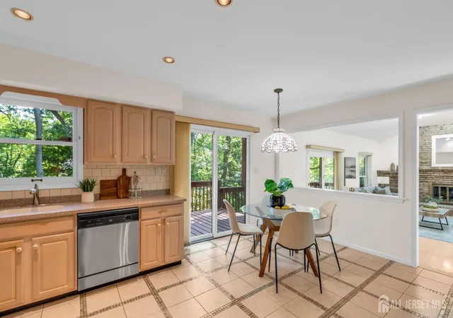 Photo 3 of Single family home for sale at 265 Edlys Ln, North Brunswick, NJ 08902 | MLS# 2617659R | Listing updated on 2026-09-24