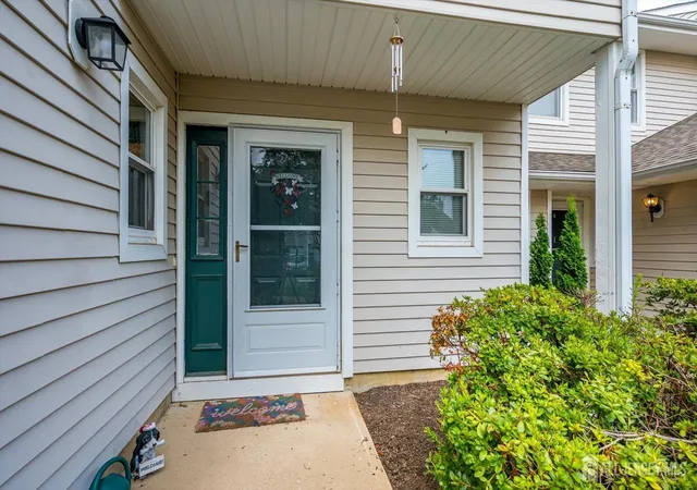 2nd image of 10 Woodmere Dr, Parlin, NJ 08859 | MLS# 2701963R