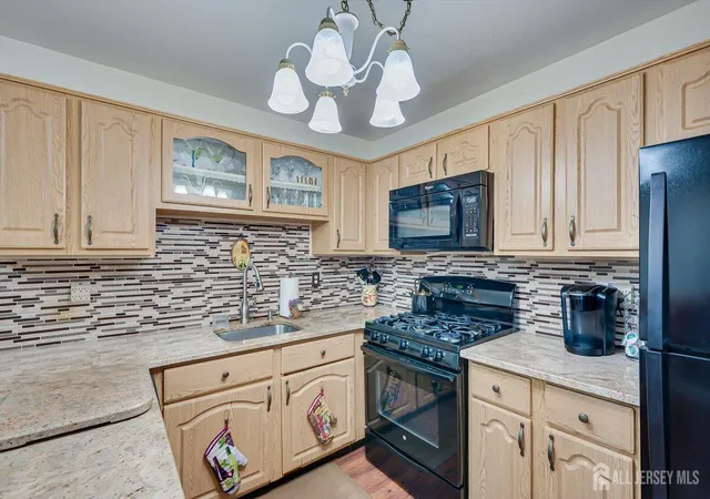 Photo 3 of Townhouse for sale at 10 Woodmere Dr, Parlin, NJ 08859 | MLS# 2701963R | Listing updated on 2026-09-15