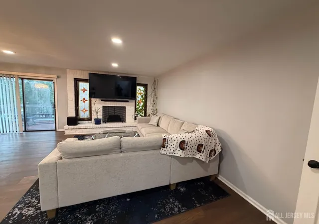 2nd image of 130 Highview Dr, Woodbridge, NJ 07095 | MLS# 2703147R