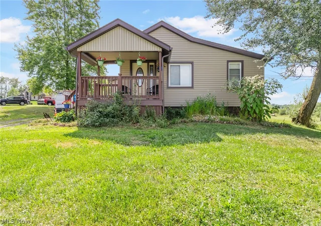 1st image of 2425 Miday Ave Ne, East Canton, OH 44730 | MLS# 4375620