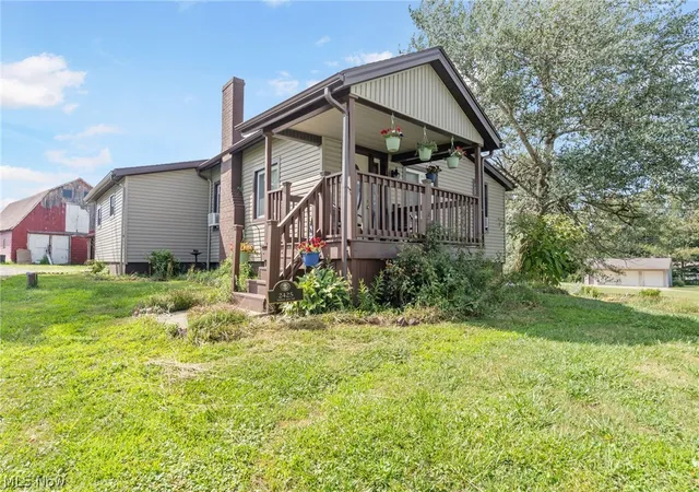 3rd image of 2425 Miday Ave Ne, East Canton, OH 44730 | MLS# 4375620