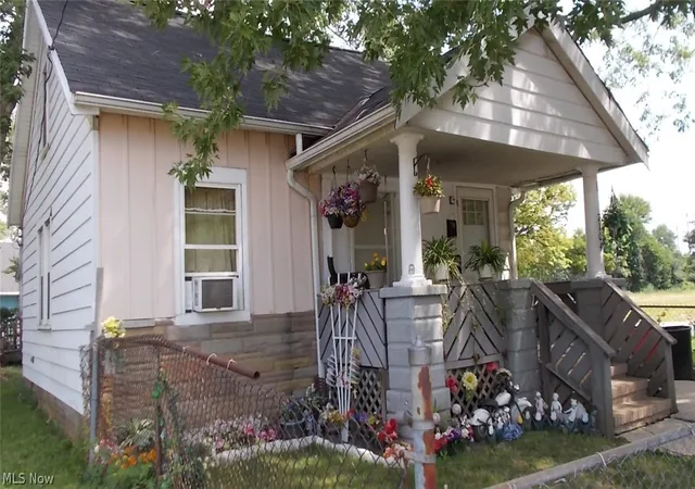 Homes for sale in Cleveland, OH | 7104 Dearborn Ave, Cleveland, OH 44102 | MLS# 5029240
