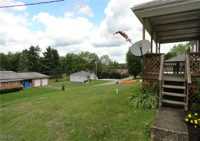 Photo 3 of Single family home for sale at 1788 Rolling Acres Rd, New Cumberland, WV 26047 | MLS# 5061771 | Listing updated on 2026-08-17