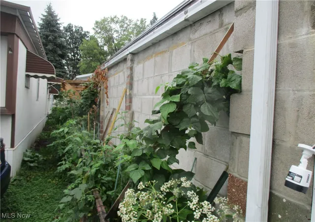 4th image of 8209 Russell Ln, Cleveland, OH 44144 | MLS# 5075733