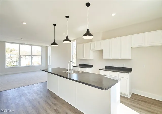 4th image of 596 Mull Ave #8, Akron, OH 44313 | MLS# 5087544