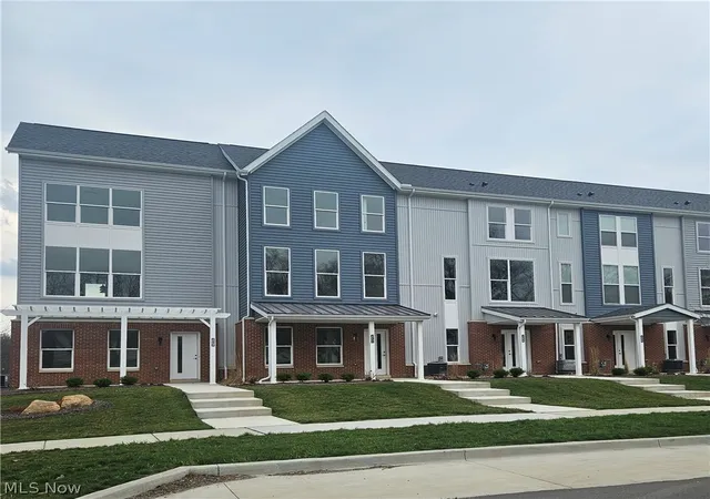 Homes for sale in Akron, OH | 604 Mull Ave #12, Akron, OH 44313 | MLS# 5087781