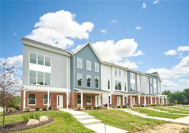 Homes for sale in Akron, OH | 604 Mull Ave #12, Akron, OH 44313 | MLS# 5087781