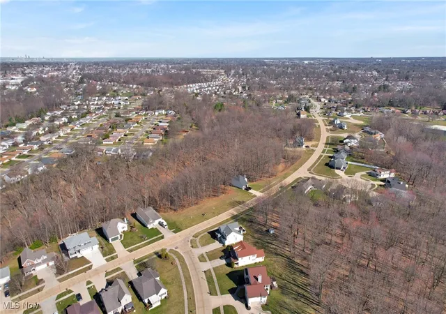 Homes for sale in Maple Heights, OH | 6372 Valley Ranch Dr, Maple Heights, OH 44137 | MLS# 5109581