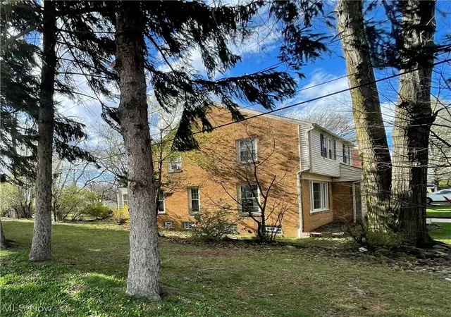 Homes for sale in South Euclid, OH | 1606 Laclede Rd, South Euclid, OH 44121 | MLS# 5116351