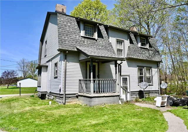 Photo 3 of Single family home for sale at 363 Maple Dr, Youngstown, OH 44514 | MLS# 5118220 | Listing updated on 2026-07-09