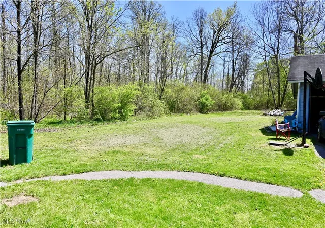 Photo 3 of Single family home for sale at 363 Maple Dr, Youngstown, OH 44514 | MLS# 5118220 | Listing updated on 2026-07-09