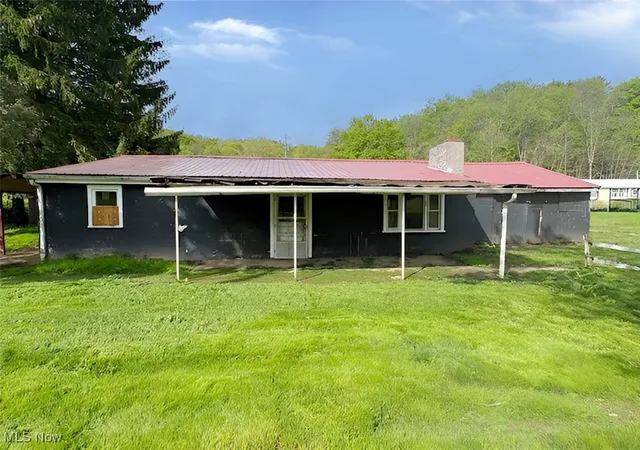 1st image of 4308 Flat Rd Se, Uhrichsville, OH 44683 | MLS# 5120903
