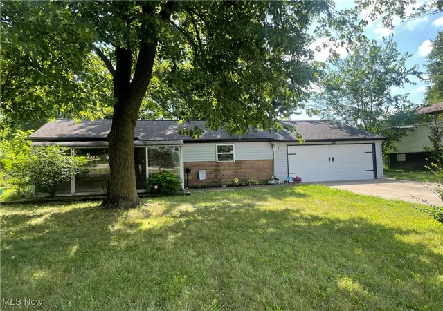 Photo 2 of Single family home for sale at 5741 Jaycox Rd, North Ridgeville, OH 44039 | MLS# 5124986 | Listing updated on 2026-08-28