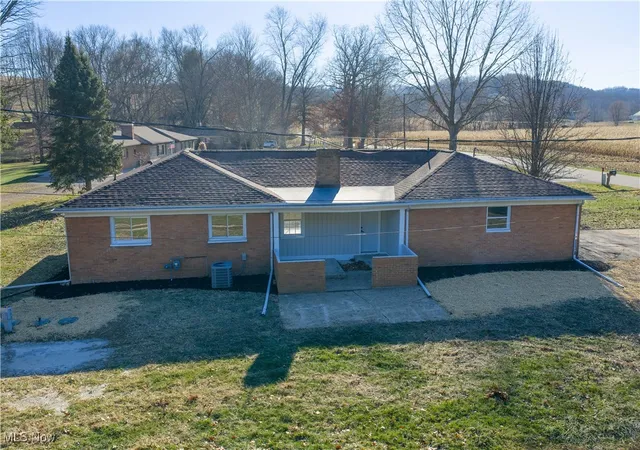 2nd image of 4029 Minard Rd Nw, Dover, OH 44622 | MLS# 5130911