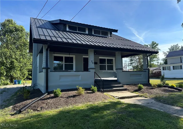 Photo 2 of Single family home for sale at 26 E Satin St, Jefferson, OH 44047 | MLS# 5138230 | Listing updated on 2025-11-18