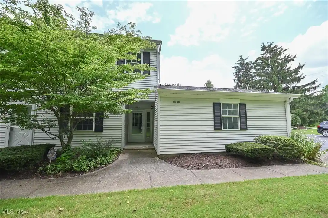 Photo 1 of Condo for sale at 17672 Eastbrook Trl, Chagrin Falls, OH 44023 | MLS# 5139876 | Listing updated on 2026-10-20