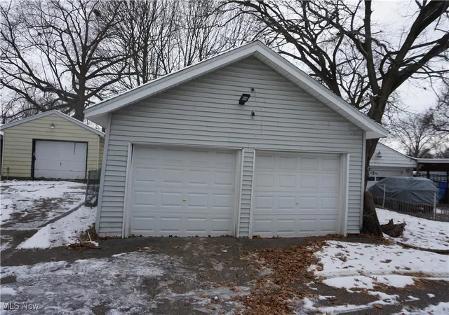 Homes for sale in Akron, OH | 1088 Packard Dr, Akron, OH 44320 | MLS# 5139413