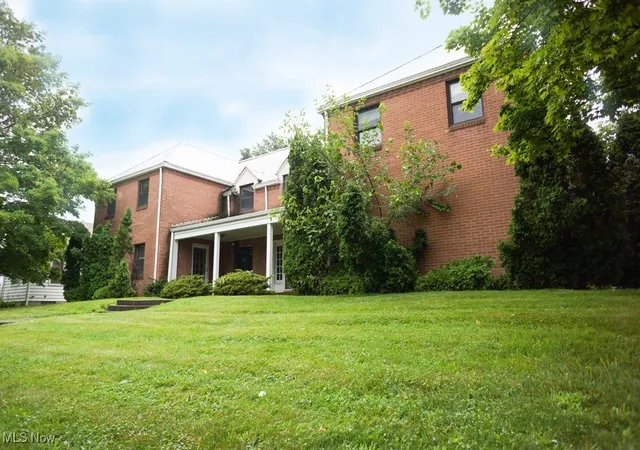 Photo 3 of House for sale at 795-796 5th Street, Struthers, OH 44471 | MLS# 5144060 | Listing updated on 2026-07-28