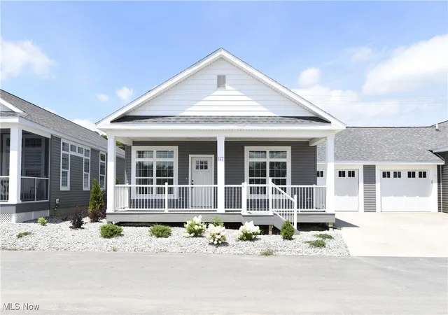 Photo 2 of Single family home for sale at 10850 E Bayshore Rd, Lakeside Marblehead, OH 43440 | MLS# 5143933 | Listing updated on 2026-08-18