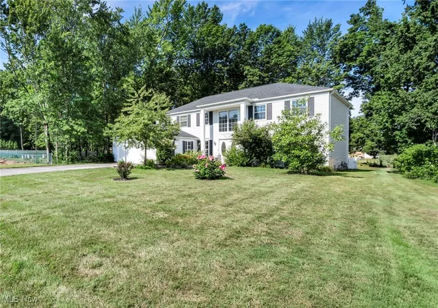 3rd image of 3844 Woodpath Trl, Westlake, OH 44145 | MLS# 5127522