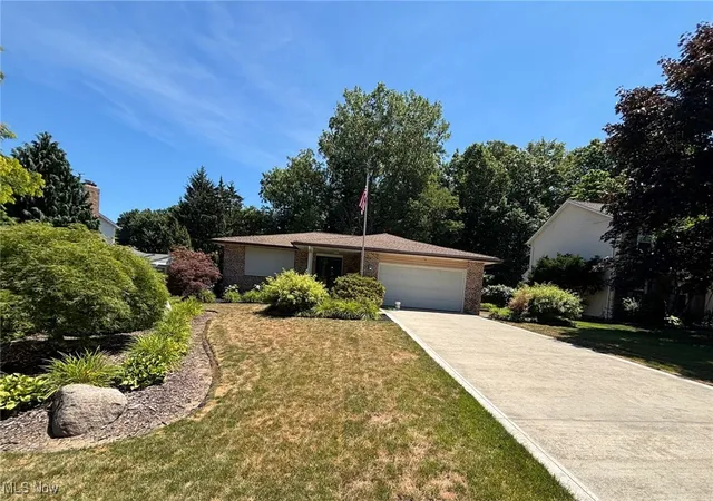 Photo 1 of Single family home for sale at 5785 Royal Dr, Willoughby, OH 44094 | MLS# 5144405 | Listing updated on 2025-11-18