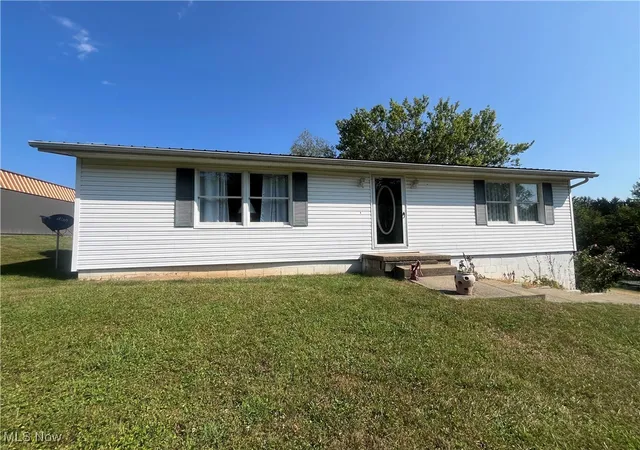 Photo 1 of Single family home for sale at 3845 Holbein Dr, Zanesville, OH 43701 | MLS# 5147702 | Listing updated on 2026-06-16