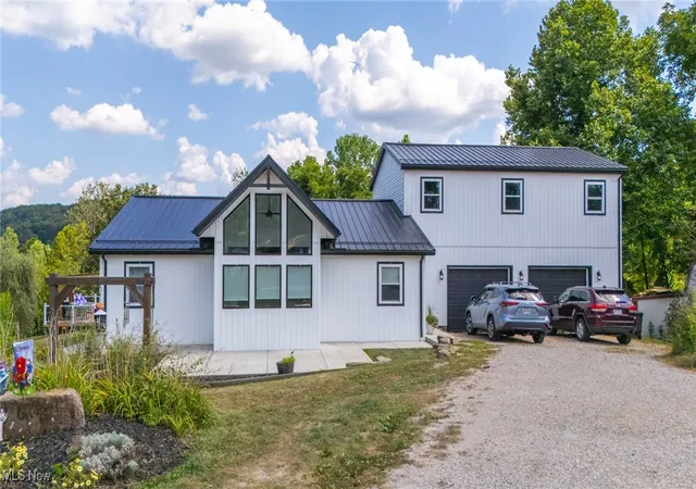 Photo 3 of Single family home for sale at 47002 Columbia Hl Rd, Saint Clairsville, OH 43950 | MLS# 5148223 | Listing updated on 2025-11-18