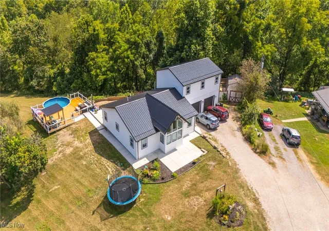 Photo 3 of Single family home for sale at 47002 Columbia Hl Rd, Saint Clairsville, OH 43950 | MLS# 5148223 | Listing updated on 2025-11-18