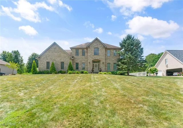 Single Family Residence at 8518 Ivy Hl Dr, Youngstown, OH 44514 | MLS# 5147616 |  | Sold on 2025-11-21