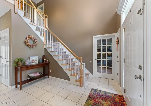Photo 2 of Single Family Residence at 8518 Ivy Hl Dr, Youngstown, OH 44514 | MLS# 5147616 |  | Sold on 2025-11-21