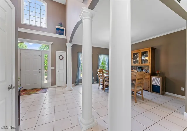Photo 3 of Single Family Residence at 8518 Ivy Hl Dr, Youngstown, OH 44514 | MLS# 5147616 |  | Sold on 2025-11-21