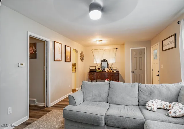 Photo 4 of Single family home for sale at 1200 Lakeview Dr, Parkersburg, WV 26104 | MLS# 5148297 | Listing updated on 2025-11-18