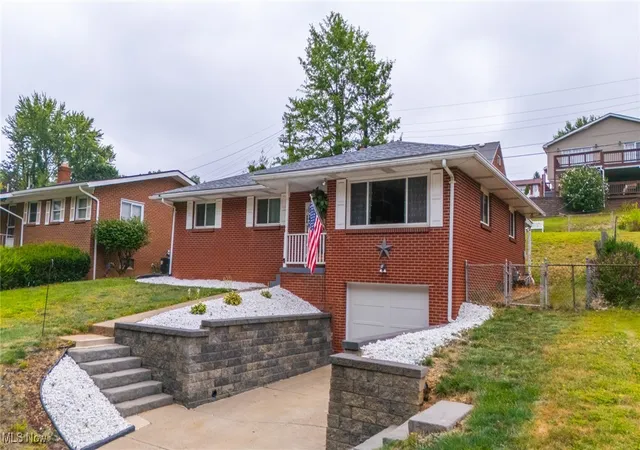Photo 1 of Single family home for sale at 220 Bryden Rd, Steubenville, OH 43953 | MLS# 5148046 | Listing updated on 2025-11-18