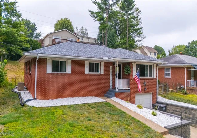 Photo 3 of Single family home for sale at 220 Bryden Rd, Steubenville, OH 43953 | MLS# 5148046 | Listing updated on 2025-11-18