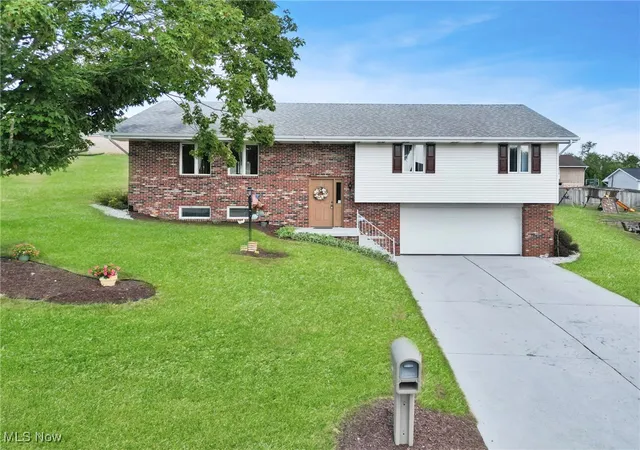 Photo 2 of Single family home for sale at 300 Harmony Dr, Steubenville, OH 43953 | MLS# 5149423 | Listing updated on 2025-11-18