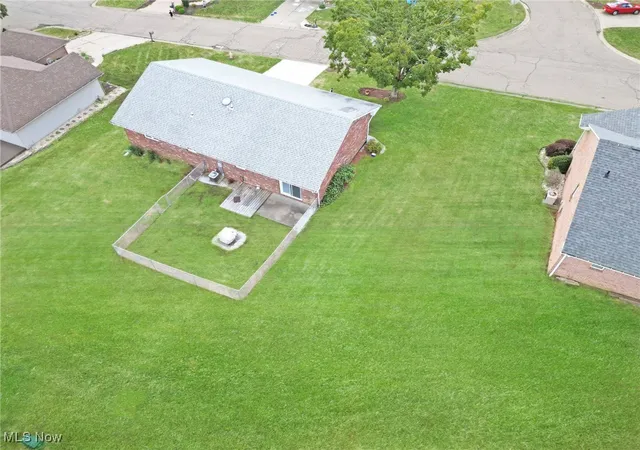 Photo 4 of Single family home for sale at 300 Harmony Dr, Steubenville, OH 43953 | MLS# 5149423 | Listing updated on 2025-11-18