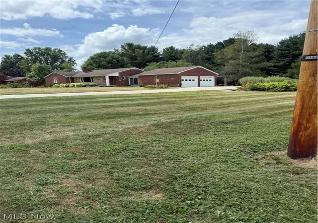 2nd image of 3315 Broadhaven Ave Nw, Massillon, OH 44646 | MLS# 5152083