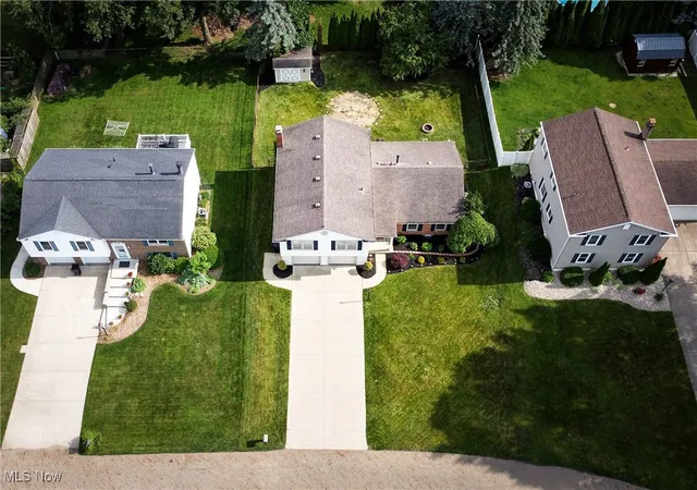Photo 3 of Single family home for sale at 7995 Woodrush Dr Nw, North Canton, OH 44720 | MLS# 5134219 | Listing updated on 2025-11-18
