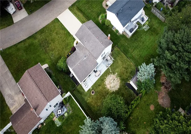Photo 3 of Single family home for sale at 7995 Woodrush Dr NW, North Canton, OH 44720 | MLS# 5134219 | Listing updated on 2025-11-18