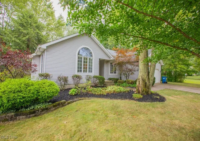 Photo 2 of Single family home for sale at 2463 Candlewood Dr, Avon, OH 44011 | MLS# 5152204 | Listing updated on 2025-11-18