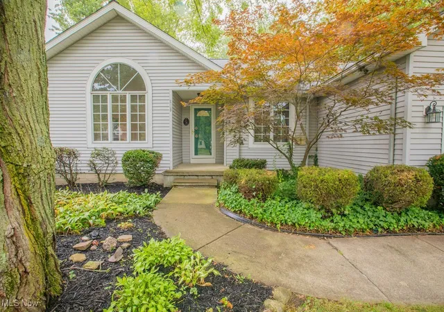 Photo 3 of Single family home for sale at 2463 Candlewood Dr, Avon, OH 44011 | MLS# 5152204 | Listing updated on 2025-11-18