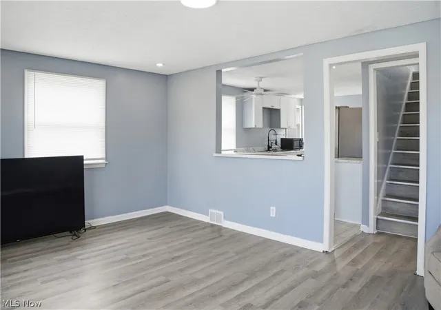 3rd image of 1313 Humbolt Ave, Youngstown, OH 44502 | MLS# 5152452