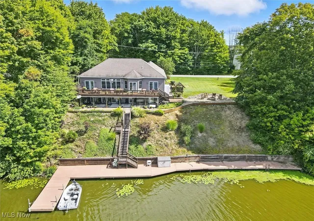 4th image of 1437 Lake Vue Dr, Roaming Shores, OH 44085 | MLS# 5150387