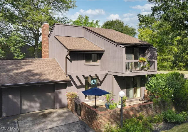 Photo 2 of Condo for sale at 1036 Canyon View Rd, Northfield, OH 44067 | MLS# 5151241 | Listing updated on 2025-11-18