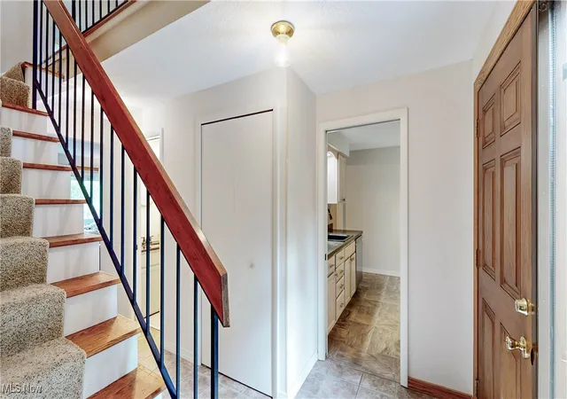 Photo 3 of Condo for sale at 1036 Canyon View Rd, Northfield, OH 44067 | MLS# 5151241 | Listing updated on 2025-11-18