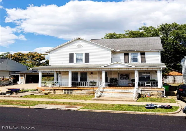 Homes for sale in Uhrichsville, OH | 113 E 4th St, Uhrichsville, OH 44683 | MLS# 5153762