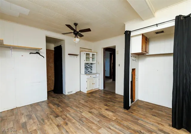 3rd image of 113 E 4Th St, Uhrichsville, OH 44683 | MLS# 5153762