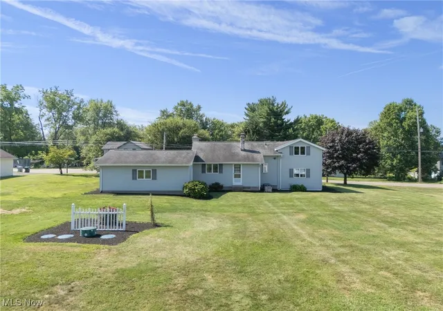 Photo 4 of Single family home for sale at 14175 Orrville St NW, North Lawrence, OH 44666 | MLS# 5153901 | Listing updated on 2025-11-18